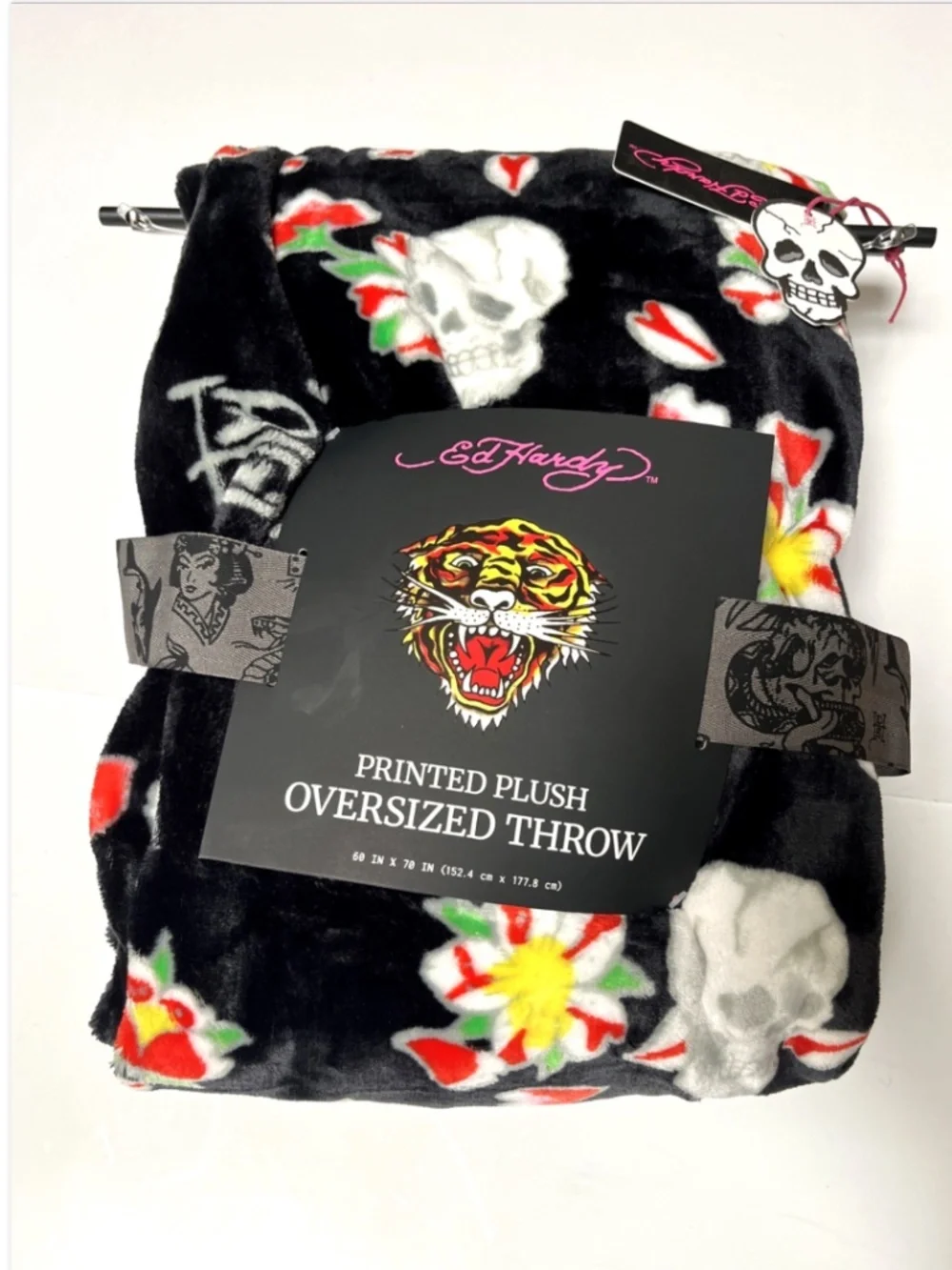 Ed Hardy Oversized Plush Throw Blanket Skulls Hearts Floral Black 60x70 NWT